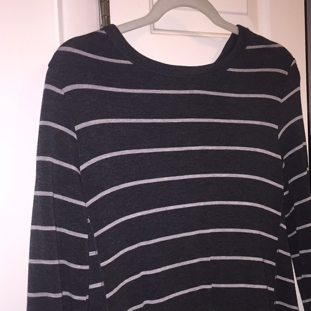 Dress. - Picture 2 of 3